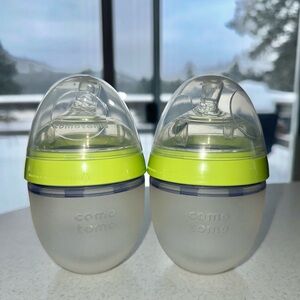 2 Comotomo Natural feel baby bottles 5 oz